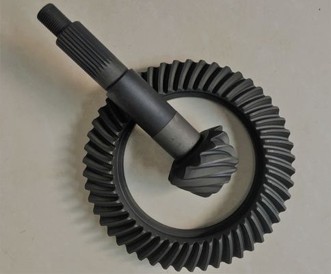NISSAN Spiral Konik Dişli Taç Ve Pinyon Dövme Işleme 20CrMnTi Malzeme